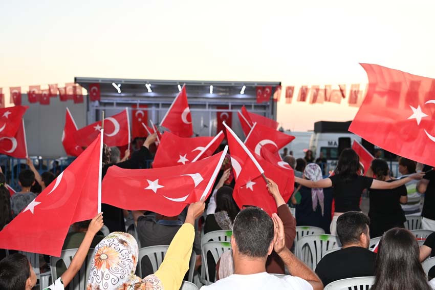 Mamak’ta 30 Ağustos coşkusu gün boyu sürdü Mamak Belediyesi, 30 Ağustos Zafer Bayramı’nı gün boyu süren etkinliklerle