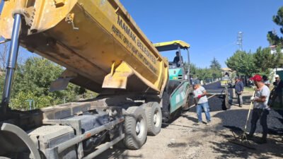 Mamak Belediyesi Fen İşleri Müdürlüğü tarafından belirlenen plan doğrultusunda asfalt