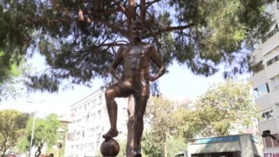 Türk futbolunun efsanevi ismi ''Taçsız Kral'' Metin Oktay, vefatının 34’üncü