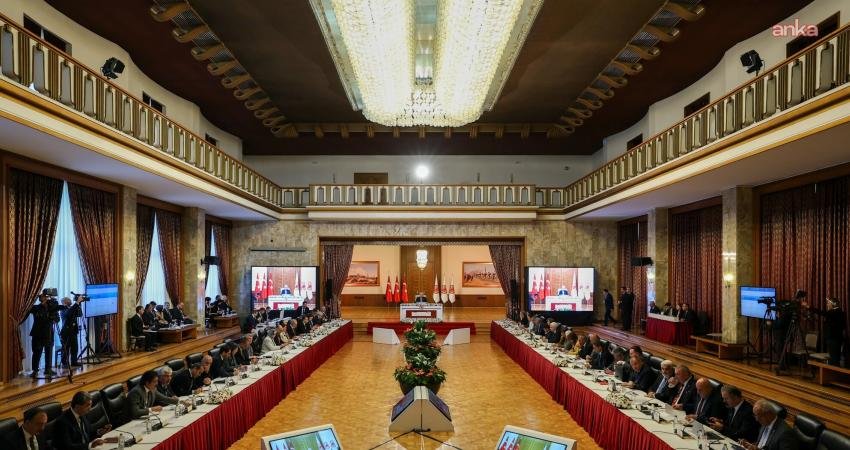 Milli Dayanışma, Kardeşlik ve Demokrasi Komisyonu’nda bu hafta dinlenecek kurum ve hukukçular açıklandı Milli Dayanışma, Kardeşlik ve Demokrasi Komisyonu'nda bu hafta Hukukçular Derneği,