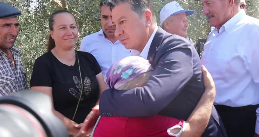 Muğla Büyükşehir Belediye Başkanı Aras’tan Akbelen’e ziyaret: Bu şirketlere bu gücü kim veriyor? Muğla’nın Milas ilçesindeki Akbelen Ormanı’nda zeytin ağaçlarının sökülmesine tepki gösteren