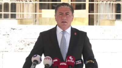 CHP Grup Başkanvekili Murat Emir, mahkeme kararıyla İstanbul İl Başkanlığı'na