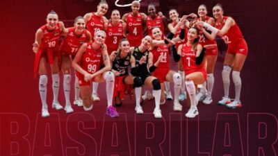 CHP Genel Başkanı Özgür Özel,  A Milli Kadın Voleybol ve