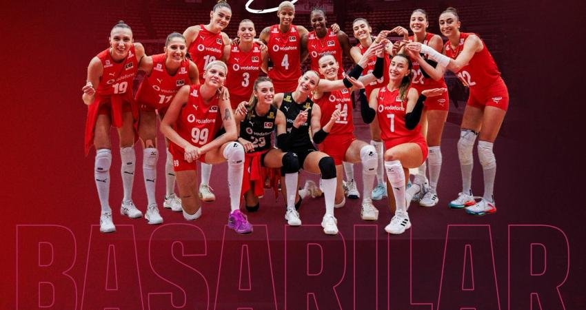 CHP Genel Başkanı Özgür Özel,  A Milli Kadın Voleybol ve