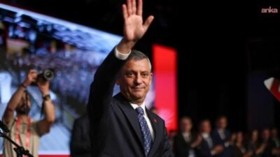 CHP'nin 22. Olağanüstü Kurultayı'nda yeniden genel başkan seçilen Özgür Özel,