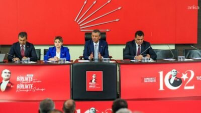 CHP Genel Başkanı Özgür Özel, başkanlık ettiği İl Başkanları Toplantısı'nda