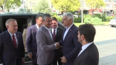 CHP Genel Başkanı Özgür Özel, Kadıköy Belediye Başkanı Mesut Kösedağı’nı