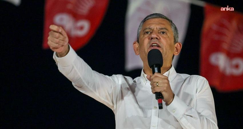 CHP Genel Başkanı Özgür Özel, Sosyal Yardımlaşma ve Dayanışma Vakfı'nda devam