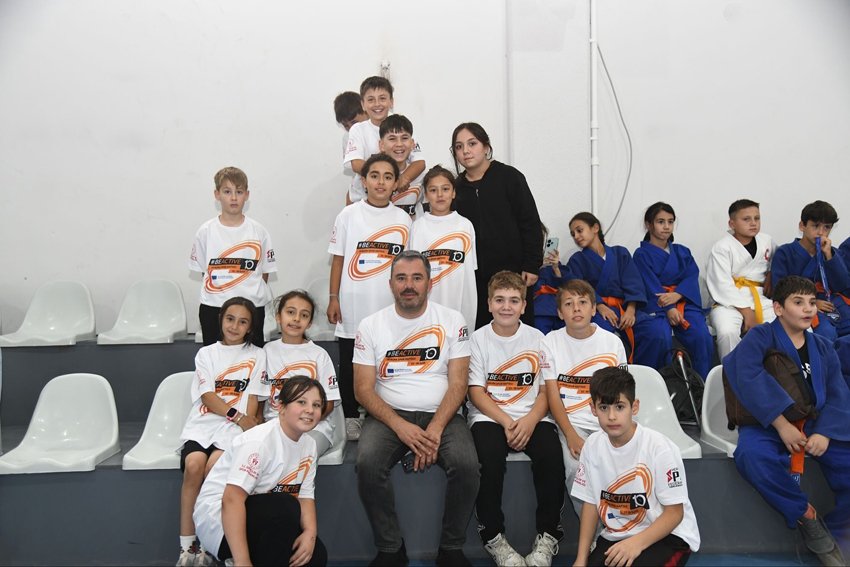 Pursaklar’ın spor salonlarında yarınların şampiyonları yetişiyor Pursaklar Belediyesi, gençlerin ve çocukların sporla buluşması ve geleceğin başarılı