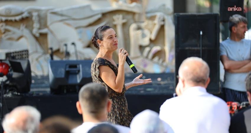 Selçuk Belediye Başkanı Sengel: ”Hayatın her alanında omurgalı durmak gerekir. Dönen dönsün, ben dönmezem” Alevi Kültür Dernekleri Genel Merkezi tarafından düzenlenen 6. Kadın ve