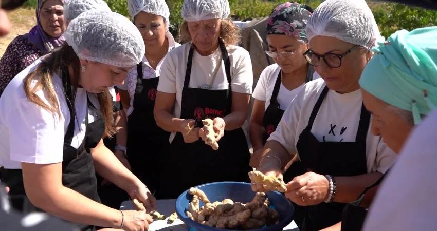 Türkiye’nin ilk Reçel Festivali Bornova’da Bornova Belediyesi’nin düzenlediği Türkiye’nin ilk Reçel Festivali, 13 Eylül Cumartesi