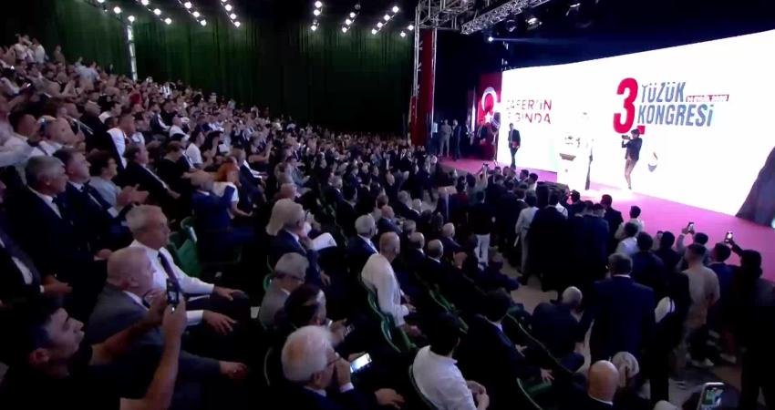 Zafer Partisi Genel Başkanı Ümit Özdağ, "Hukuk devletimiz tasfiye ediliyor.