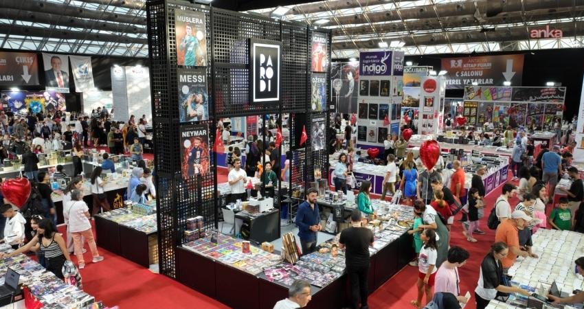 Antalya Büyükşehir Belediyesi tarafından bu yıl 15’incisi düzenlenen Antalya Kitap