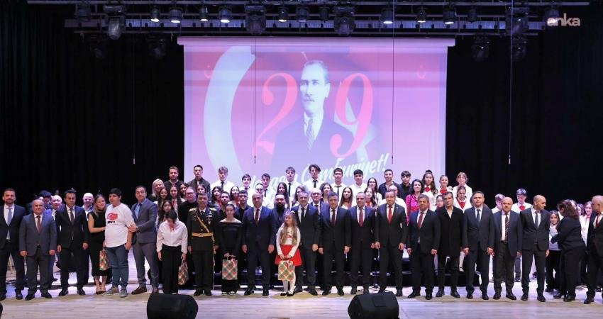 29 Ekim Cumhuriyet Bayramı, Bayrampaşa’da coşkuyla kutlanıyor 29 Ekim Cumhuriyet Bayramı, tüm Türkiye'de olduğu gibi Bayrampaşa’da da