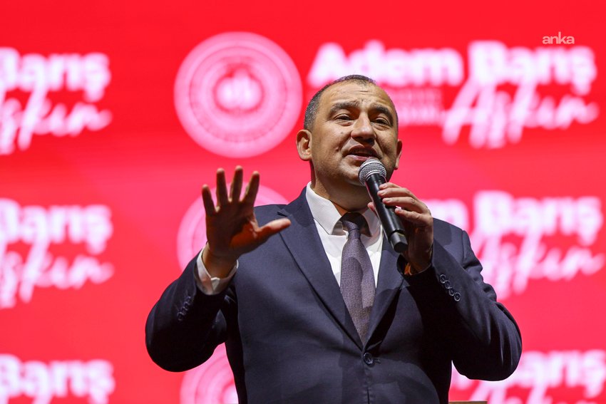 Elmadağ Belediye Başkanı Aşkın: “Çocuklarımızın yüzlerinin gülmesi için durmadan yorulmadan çalışmaya devam edeceğiz” Elmadağ Belediye Başkanı Adem Barış Aşkın, Elmadağ Belediyesi tarafından düzenlenen