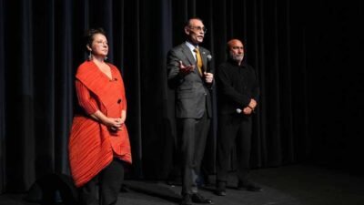 Etimesgut Belediyesi'nin düzenlediği 2. Kent Tiyatro Festivali, Aristophanes’in Kuşlar oyunundan uyarlanan