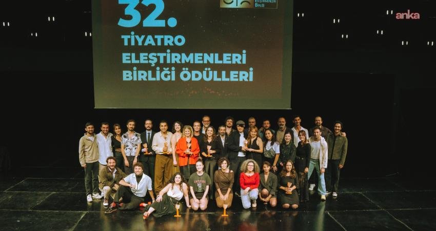 Tiyatro Eleştirmenleri Birliği’nin (TEB) 32. Tiyatro Ödülleri, Kadıköy’de düzenlenen törenle