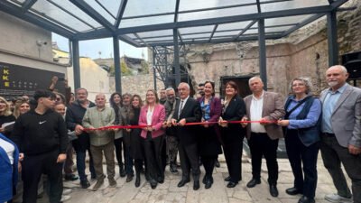Konak Belediyesi tarafından restorasyon çalışmaları tamamlanarak yeniden kente kazandırılan Tarihi