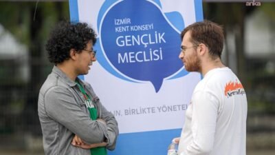 İzmir Büyükşehir Belediyesi’nin kentte üniversite eğitimi alacak gençlerin şehre uyum