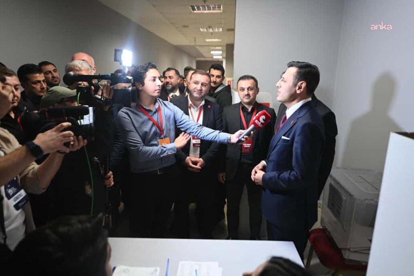 CHP İstanbul İl Başkanı Özgür Çelik, tek aday olarak girdiği