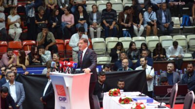 Cumhuriyet Halk Partisi 39. İzmir Olağan İl Kongresi'nde konuşan kongre