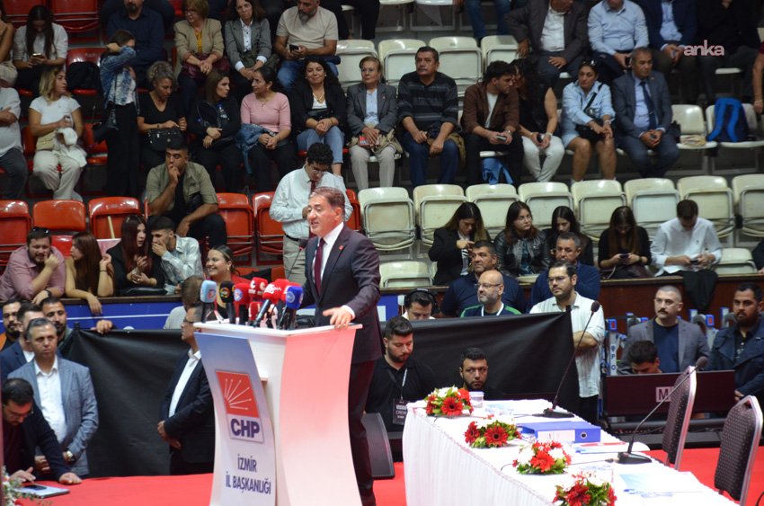 CHP Grup Başkanvekili Emir: “Bu iktidar yürüyüşünü hep birlikte yapacağız” Cumhuriyet Halk Partisi 39. İzmir Olağan İl Kongresi'nde konuşan kongre