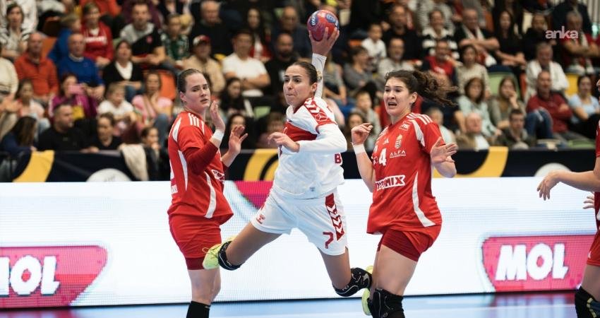 A Milli Kadın Hentbol Takımı, Avrupa Kupası'nda karşılaştığı Macaristan’a 43-30 mağlup