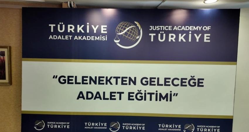 Adalet Bakanı Yılmaz Tunç, hakim-savcı yardımcılığı müessesiyle eğitimini tamamlayan adayların