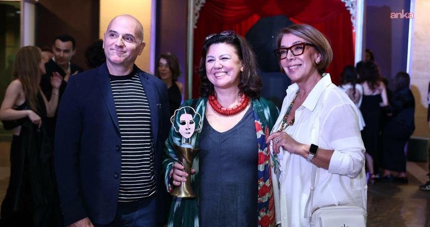 İstanbul Büyükşehir Belediyesi (İBB) Şehir Tiyatroları’nın sevilen yapımı “Ağrı Dağı