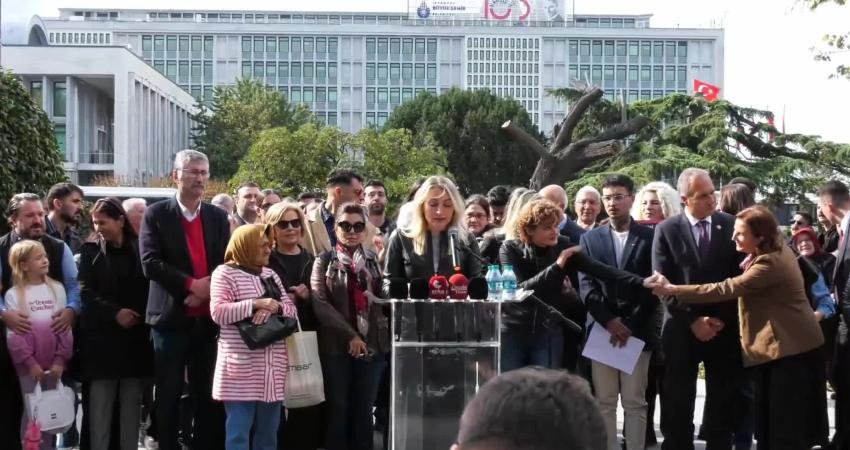 Aile Dayanışma Ağı (ADA), son buluşmasını Saraçhane Parkı’nda gerçekleştirdi. Sol