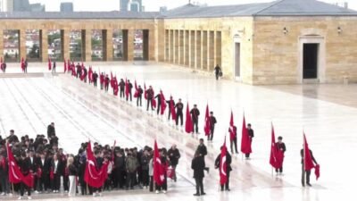 Ankara Valisi Vasip Şahin başkanlığındaki heyet, Ankara'nın başkent oluşunun 102’nci