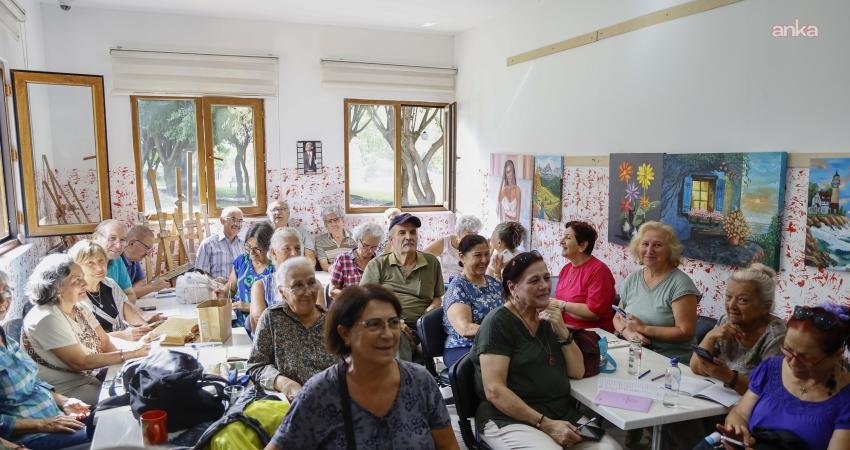 Antalya Büyükşehir Belediyesi’nin Aktif Yaşlı Merkezi, 65 yaş üstü vatandaşlara