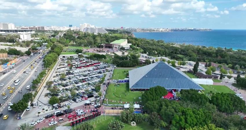 Antalya Büyükşehir Belediyesi tarafından bu yıl "Kitapla umuda, adalete, özgürlüğe…"