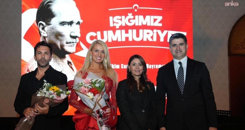 Ataşehir Belediyesi’nden Cumhuriyet’in 102’nci yıl dönümüne özel balo Ataşehir Belediyesi, Cumhuriyet’in 102’nci yıl dönümünü düzenlediği Cumhuriyet Balosu ile