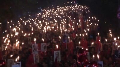 Cumhuriyetin 102. yıl dönümü Ataşehir’de çeşitli etkinliklerle kutlandı. Fener alayına katılan