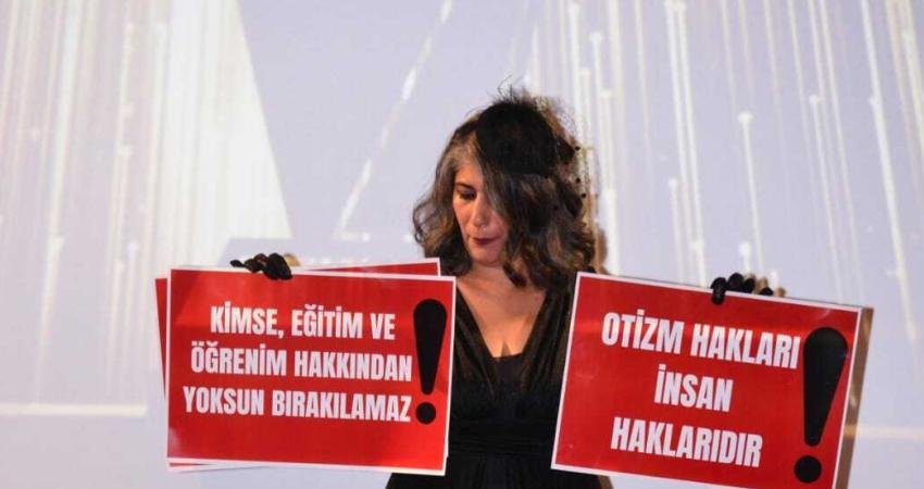 Okuyucu oylarıyla belirlenen Ayar Ödülleri, Kadıköy Sineması’nda gerçekleştirilen törenle sahiplerini
