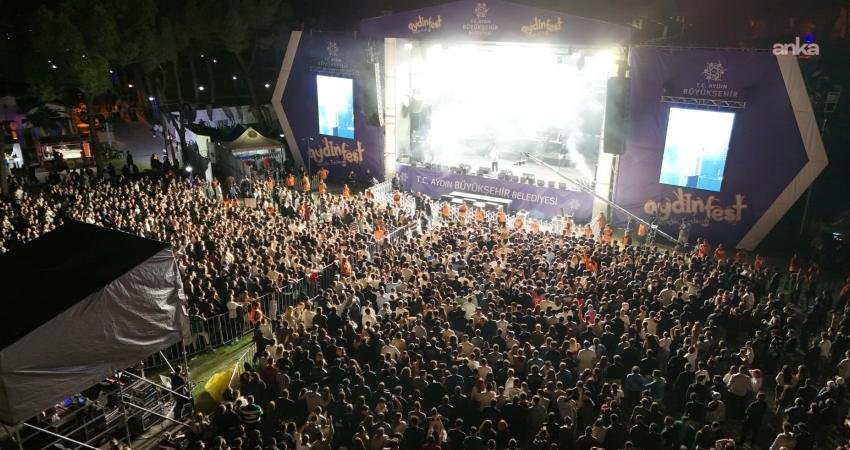 Aydınfest, yoğun ilgiyle devam ediyor Aydınfest Gençlik Festivali’nin üçüncü gününde Norm Ender, Emir Can İğrek