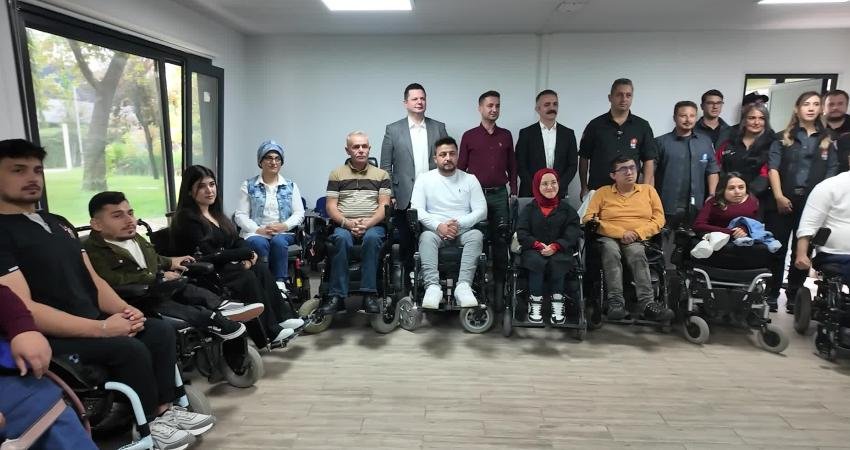 Kadıköy Belediyesi Kentsel Arama Kurtarma Takımı (BAK Kadıköy), engelli bireylere