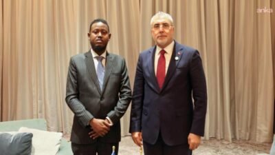Çalışma ve Sosyal Güvenlik Bakanı Vedat Işıkhan, Katar'ın başkenti Doha'da