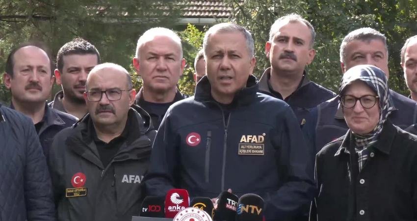 Balıkesir Sındırgı’da 6,1 büyüklüğünde deprem… Bakan Yerlikaya: “Can kaybı yok, 26 yaralı taburcu edildi” Balıkesir’in Sındırgı ilçesinde meydana gelen 6.1 büyüklüğündeki depremin ardından bölgeye