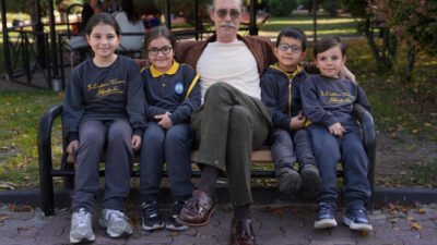 Etimesgut Belediyesi, ilçenin dört bir yanında yürüttüğü park ve yeşillendirme