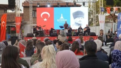 Cumhuriyet Bayramı, kentin dört bir yanında büyük bir coşkuyla kutlanmaya