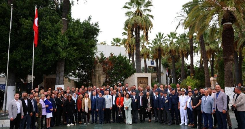 Bodrum'da Muhtarlar Günü, dün Belediye Meydanı’nda düzenlenen tören ile kutlandı. Törene