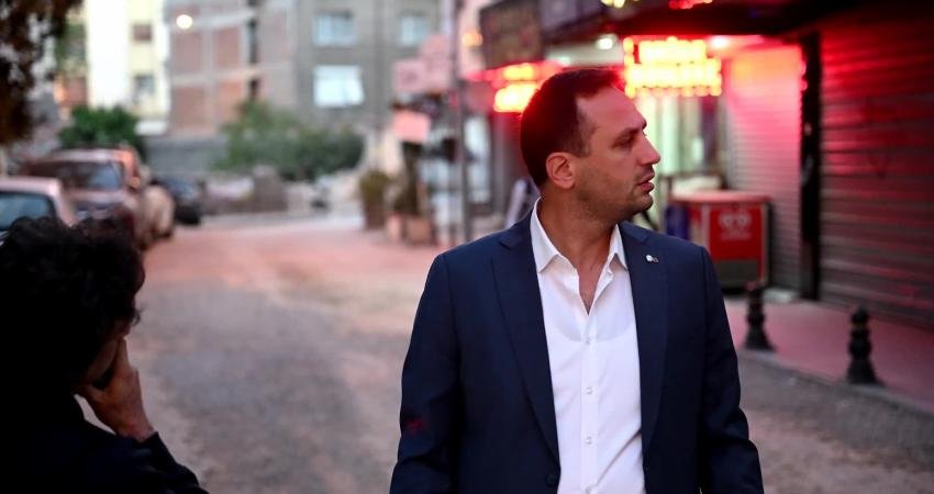 Bornova Belediye Başkanı Eşki, altyapı çalışmalarını inceledi Bornova Belediye Başkanı Ömer Eşki, Mustafa Kemal Caddesi ve çevresindeki