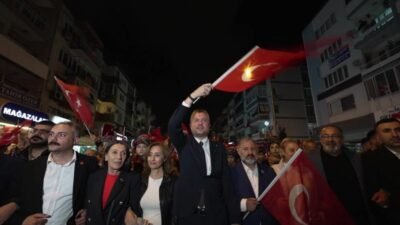 Buca, 29 Ekim Cumhuriyet Bayramı’nı kutluyor. Belediye Başkanı Görkem Duman,