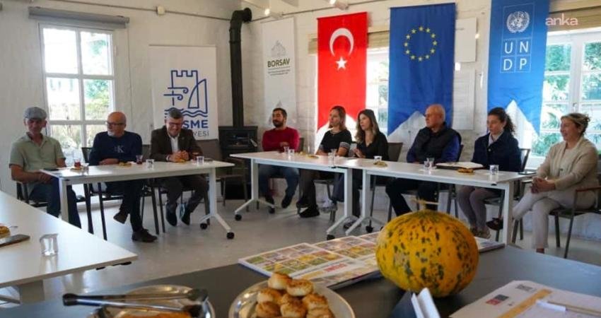 Çeşme Belediyesi’nden Dünya Kadın Çiftçiler Günü’nde anlamlı buluşma Çeşme Belediyesi, Dünya Kadın Çiftçiler Günü kapsamında ilçenin üretici kadınlarıyla