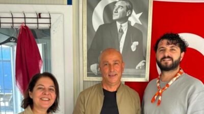 Çeşme Belediyesi, Muhtarlar Haftası’nda ilçedeki tüm muhtarlara Ulu Önder Mustafa