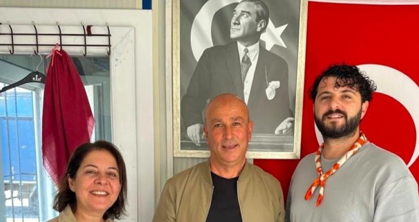 Çeşme Belediyesi, Muhtarlar Haftası’nda ilçedeki tüm muhtarlara Ulu Önder Mustafa