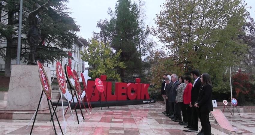 CHP Bilecik İl Başkanı Özdemir: “Artık cumhuriyetin kazanımlarını yavaş yavaş kaybeder hale geldik” Bilecik'te CHP, Türk Kadınlar Birliği, Atatürkçü Düşünce Derneği (ADD) ve