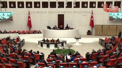 CHP Grup Başkanvekili Ali Mahir Başarır, TBMM Genel Kurulu'nda Sayıştay'da boş bulunan 5